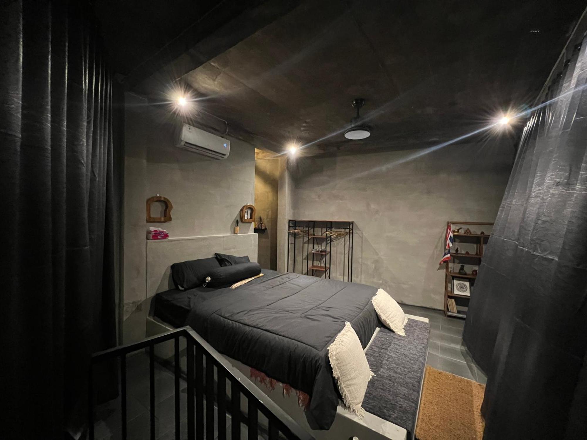 Kubu Black House Jembrana